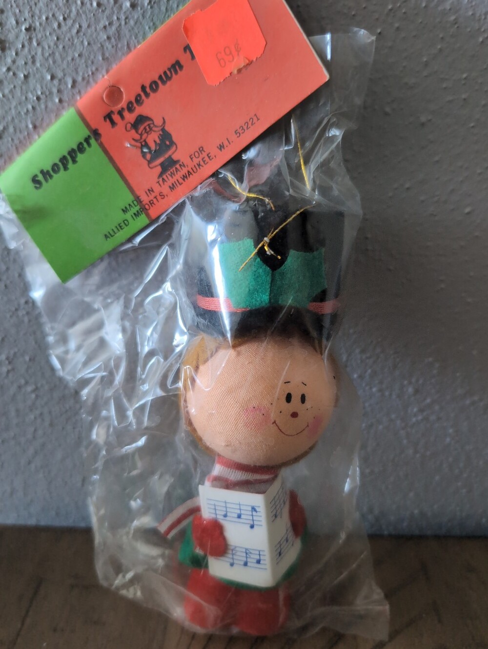 Vintage Shopper Treetown Trim Christmas Caroler Ornament
